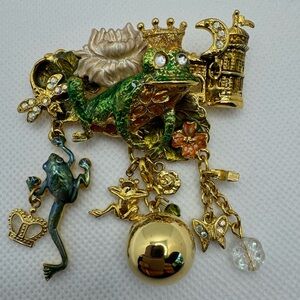 Kirk’s Folly Frog Pin